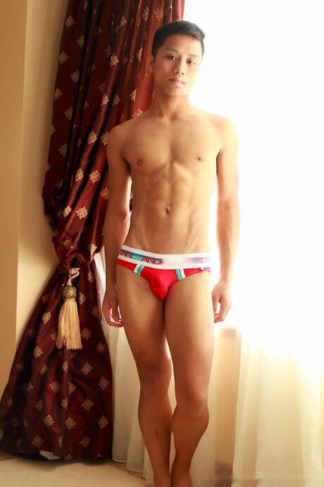 Jessie, Peter, Leo, Dirk, Robin, Blake Stone, Tyson, Dominic, Mario Costa in gangbang scene outdoor