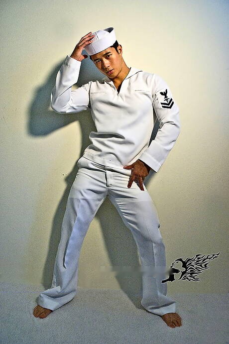 Oriental muscular Peter Le shows a sturdy body