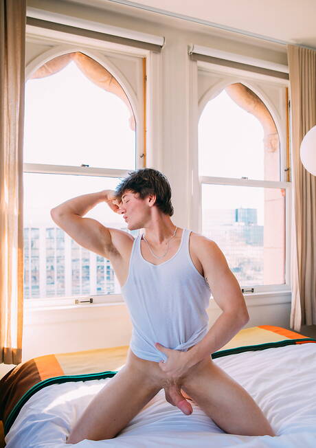 Hunk Conner Blakely and american twink Harley Xavier drilling an ass