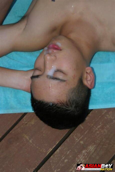 Pretty boy Kevin Daniels and oriental stud Tristan Tran have a good sex outside