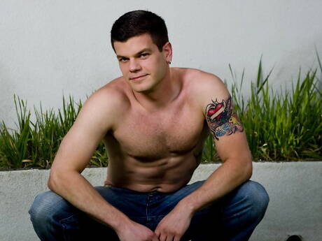 American pornstars hunky guy Jeremy Walker and hunk Kyle Hennessy in hot anal sex outdoor