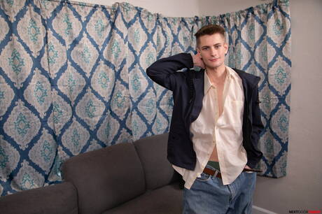 Two american dudes twink Trevor Harris and hunk Damian Night have a hot couple scene