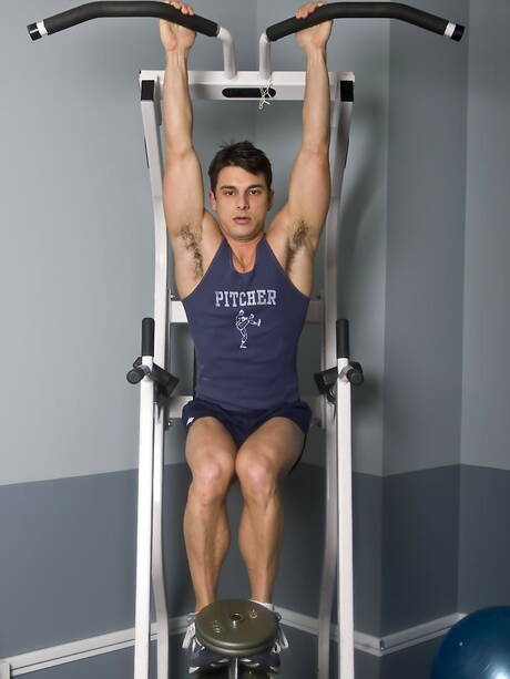 Hunky guy Zak Parker jerk off his dick