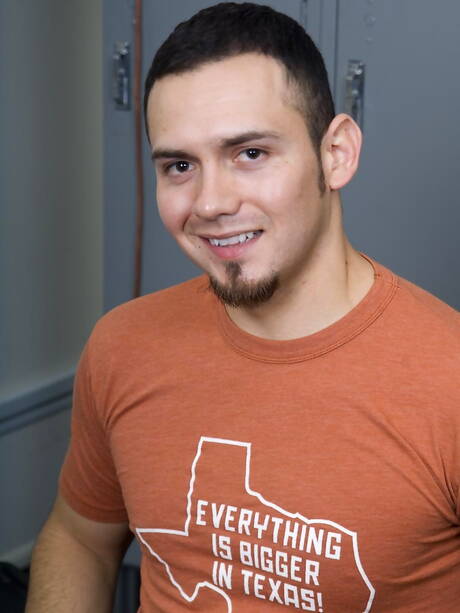 Hunky guy Jesse Guzman jerk off