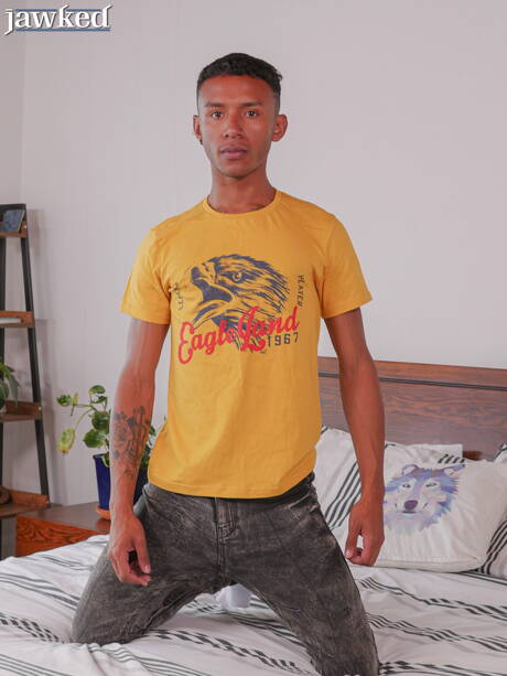 Ebony nice Kanye Sky posing naked and showing nice butt