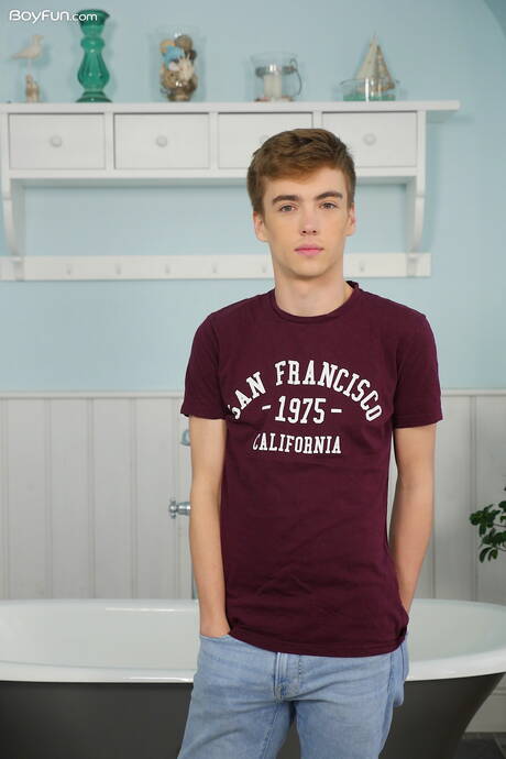 American pretty boy Tannor Reed get naked and showing his ass in bathroom